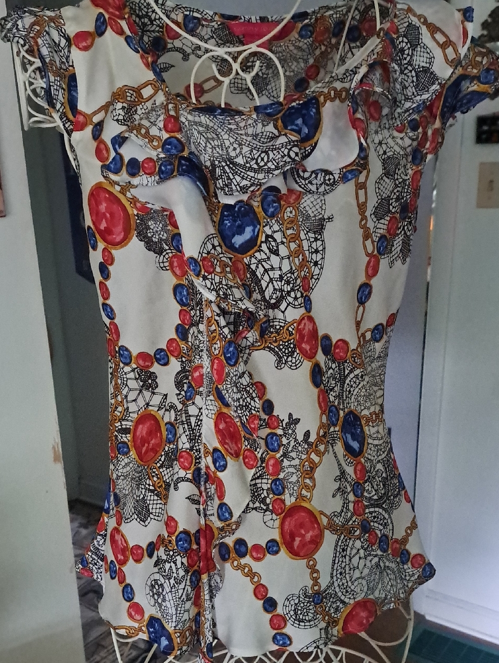 Sunny Leigh Y2k Ruffled Sleeveless Blouse With Jewelry And Gold Chain Print, M